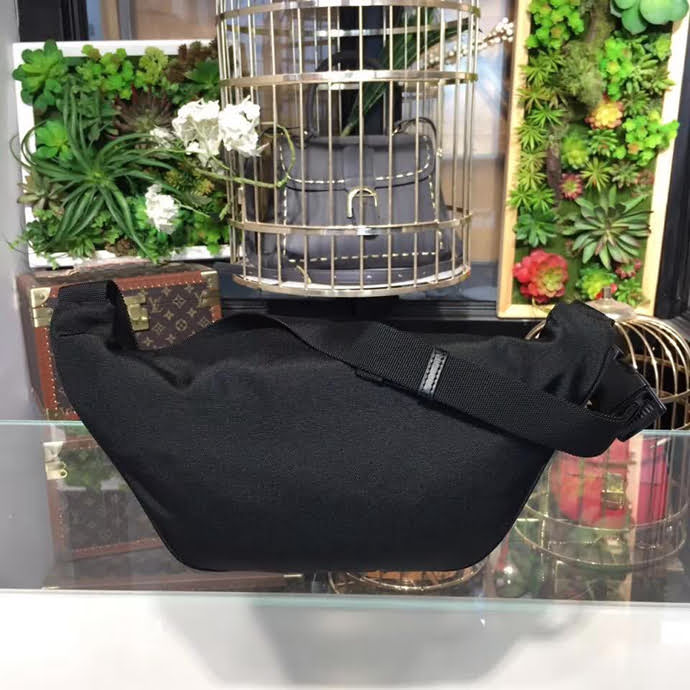 BALENCIAG巴黎世家 專櫃同步更新 帆布胸包腰包 簡約兩用包  BL1686